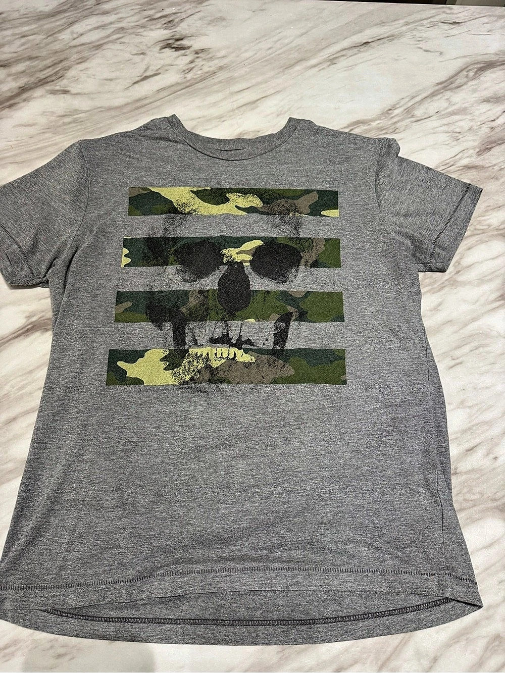 Aeropostale Men’s Camo Graphic Tee Size Medium Like New